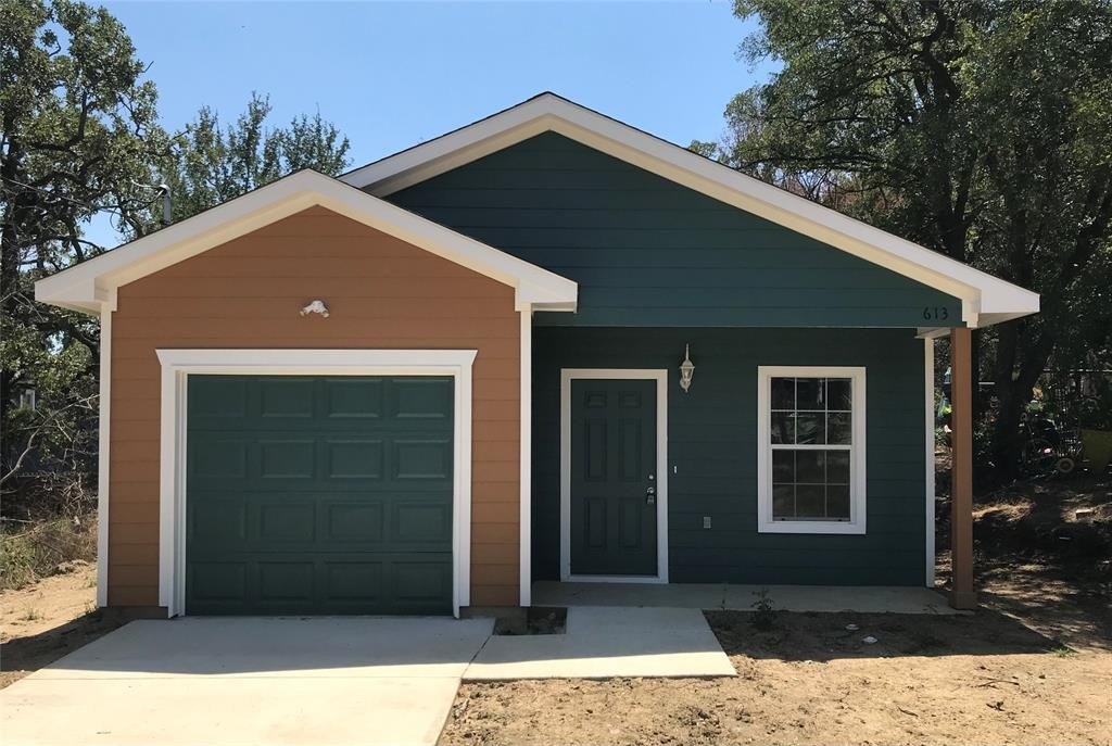 613 NW 8th Street, Mineral Wells, TX 76067, 3 Bedrooms Bedrooms, ,2 BathroomsBathrooms,Residential,For Sale,613 NW 8th Street,20545608
