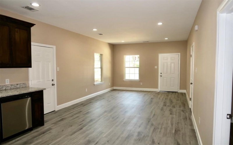 613 NW 8th Street, Mineral Wells, TX 76067, 3 Bedrooms Bedrooms, ,2 BathroomsBathrooms,Residential,For Sale,613 NW 8th Street,20545608
