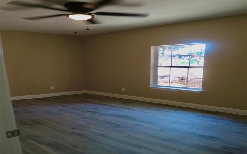 613 NW 8th Street, Mineral Wells, TX 76067, 3 Bedrooms Bedrooms, ,2 BathroomsBathrooms,Residential,For Sale,613 NW 8th Street,20545608