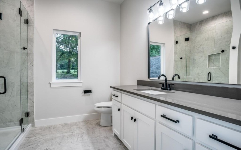 2424 Bellview Circle, Tyler, TX 75709, 5 Habitaciones Habitaciones , ,6 BañosBaños,Residential,En Venta,2424 Bellview Circle,20660438