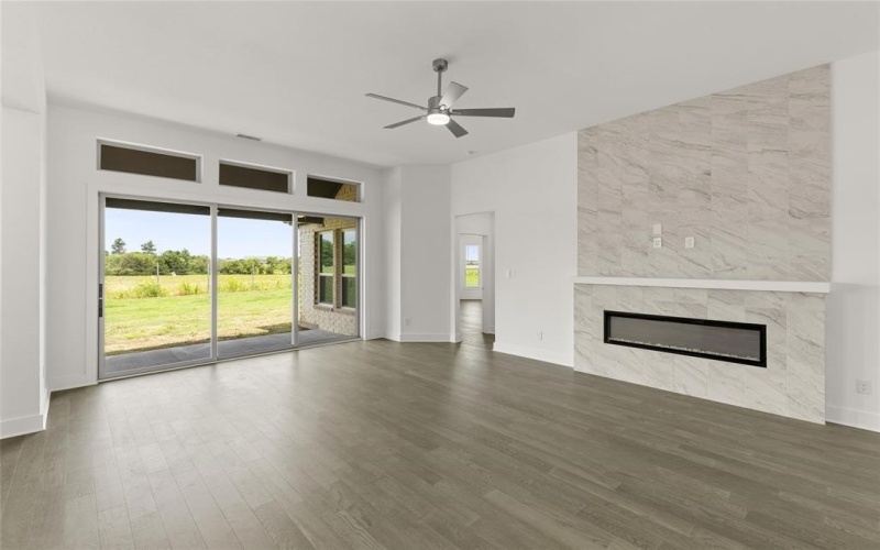 761 Emerald Valley Drive, Ovilla, TX 75154, 4 Habitaciones Habitaciones , ,3 BañosBaños,Residential,En Venta,761 Emerald Valley Drive,20621388