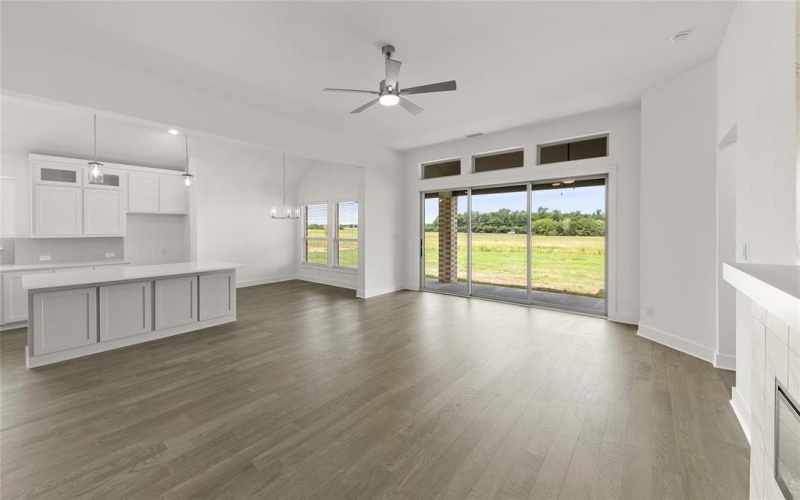 761 Emerald Valley Drive, Ovilla, TX 75154, 4 Habitaciones Habitaciones , ,3 BañosBaños,Residential,En Venta,761 Emerald Valley Drive,20621388