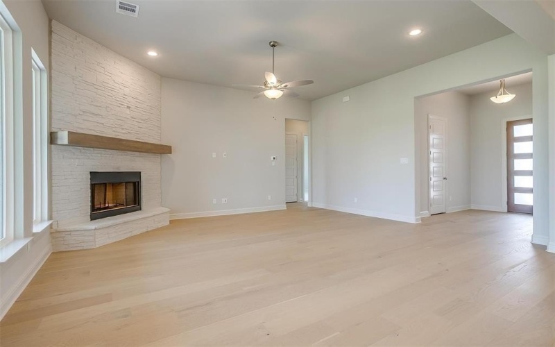 1761 Blackfoot Parkway, Waxahachie, TX 75165, 4 Bedrooms Bedrooms, ,3 BathroomsBathrooms,Residential,For Sale,1761 Blackfoot Parkway,20549984