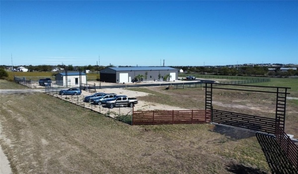 121 Pistol Road, Weatherford, TX 76085, ,Commercial Sale,En Venta,121 Pistol Road,20564366