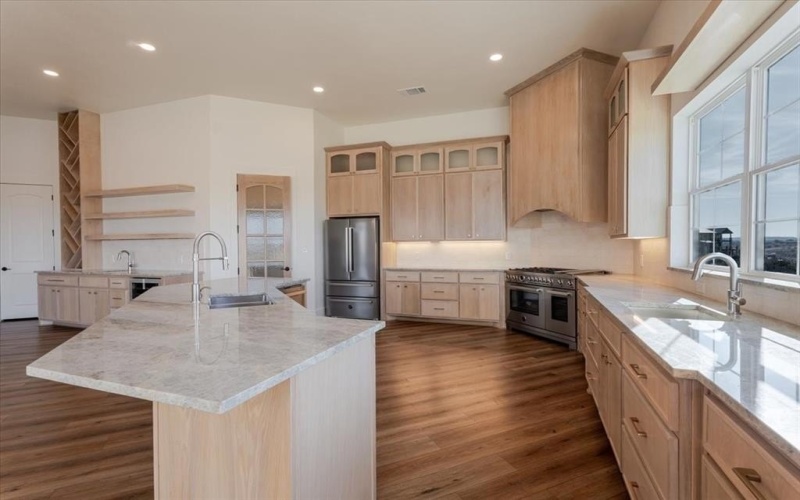 7085 W Hells Gate Drive, Strawn, TX 76475, 5 Bedrooms Bedrooms, ,6 BathroomsBathrooms,Residential,For Sale,7085 W Hells Gate Drive,20627376