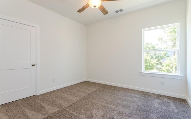 413 N Moore Street, Dallas, TX 75203, 3 Bedrooms Bedrooms, ,2 BathroomsBathrooms,Residential,For Sale,413 N Moore Street,20567532