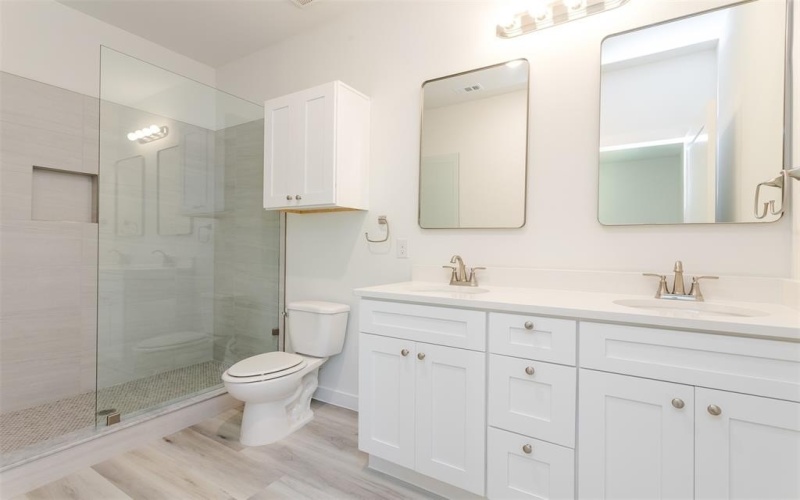 413 N Moore Street, Dallas, TX 75203, 3 Bedrooms Bedrooms, ,2 BathroomsBathrooms,Residential,For Sale,413 N Moore Street,20567532