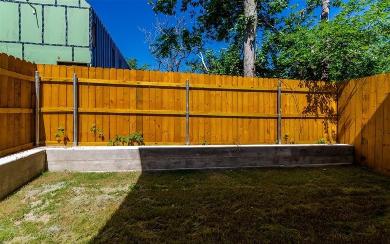 413 N Moore Street, Dallas, TX 75203, 3 Bedrooms Bedrooms, ,2 BathroomsBathrooms,Residential,For Sale,413 N Moore Street,20567532