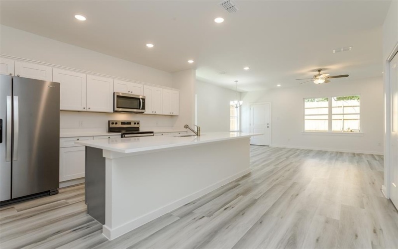413 N Moore Street, Dallas, TX 75203, 3 Bedrooms Bedrooms, ,2 BathroomsBathrooms,Residential,For Sale,413 N Moore Street,20567532