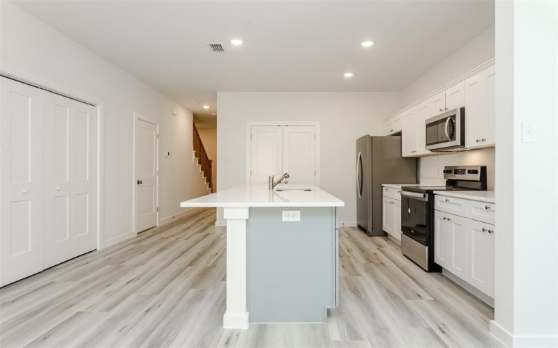 413 N Moore Street, Dallas, TX 75203, 3 Bedrooms Bedrooms, ,2 BathroomsBathrooms,Residential,For Sale,413 N Moore Street,20567532