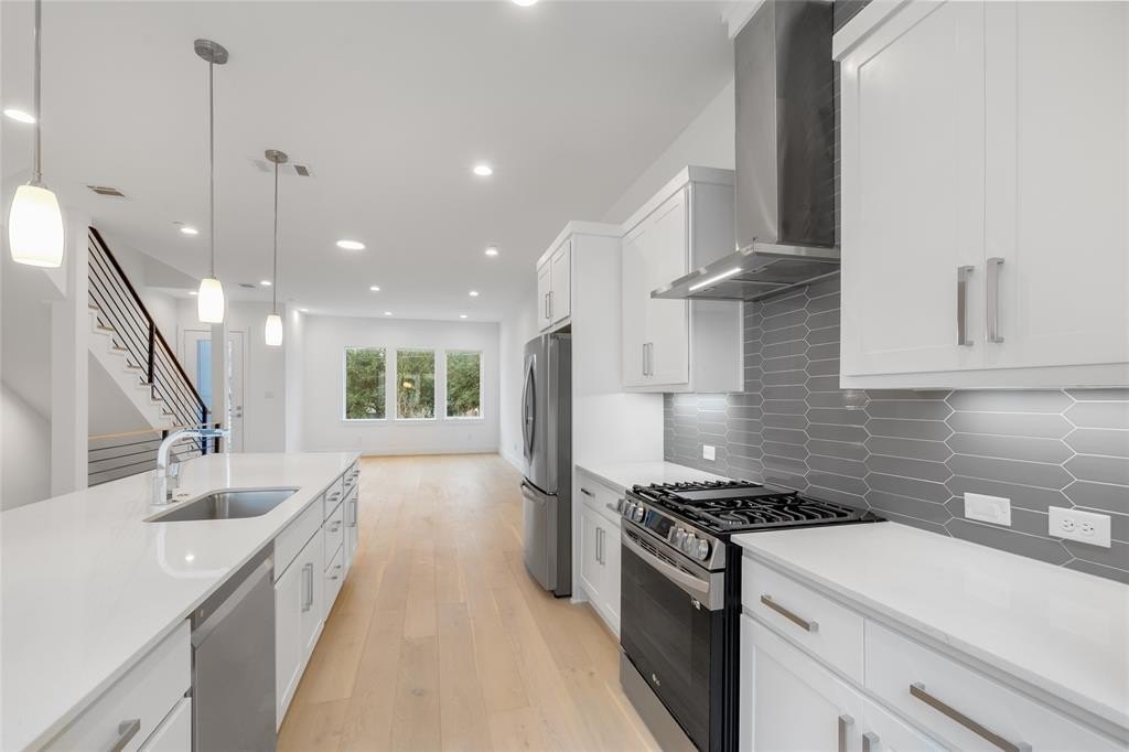 3915 N Hall Street #302, Dallas, TX 75219, 3 Bedrooms Bedrooms, ,3 BathroomsBathrooms,Residential Lease,For Rent,3915 N Hall Street,20630631
