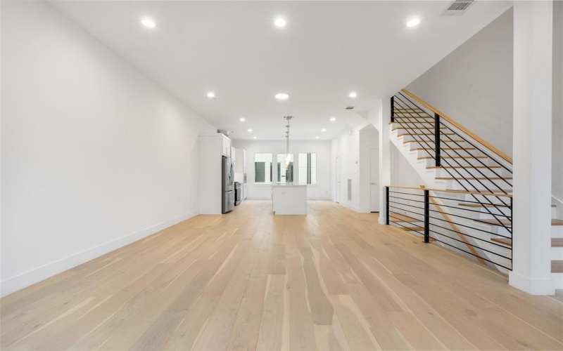 3915 N Hall Street #302, Dallas, TX 75219, 3 Bedrooms Bedrooms, ,3 BathroomsBathrooms,Residential Lease,For Rent,3915 N Hall Street,20630631