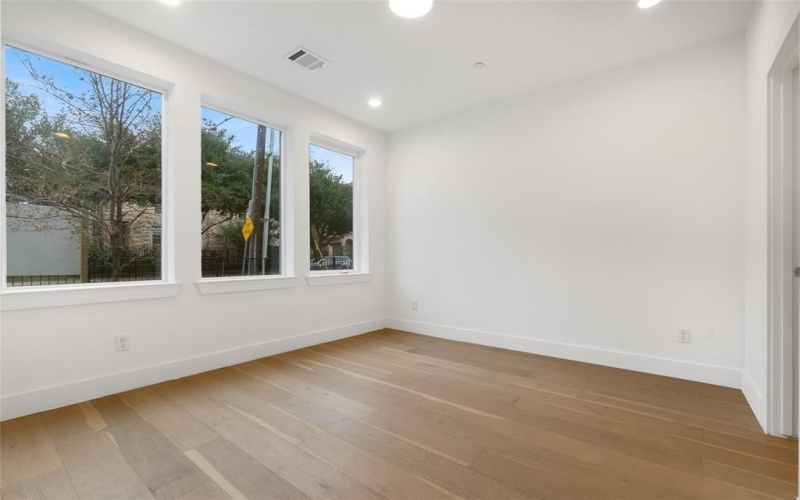 3915 N Hall Street #302, Dallas, TX 75219, 3 Bedrooms Bedrooms, ,3 BathroomsBathrooms,Residential Lease,For Rent,3915 N Hall Street,20630631