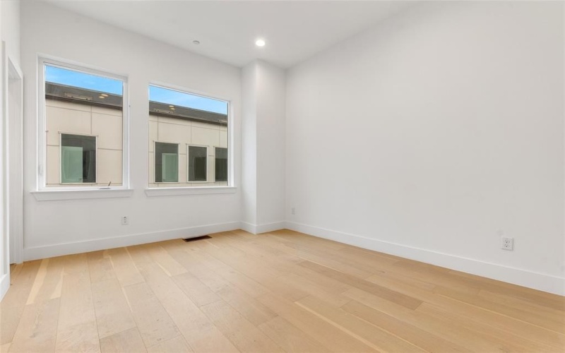 3915 N Hall Street #302, Dallas, TX 75219, 3 Bedrooms Bedrooms, ,3 BathroomsBathrooms,Residential Lease,For Rent,3915 N Hall Street,20630631