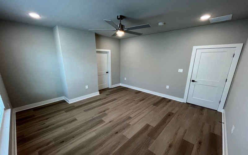 525 W Collins Street, Stephenville, TX 76401, 4 Bedrooms Bedrooms, ,5 BathroomsBathrooms,Residential Lease,For Rent,525 W Collins Street,20576411