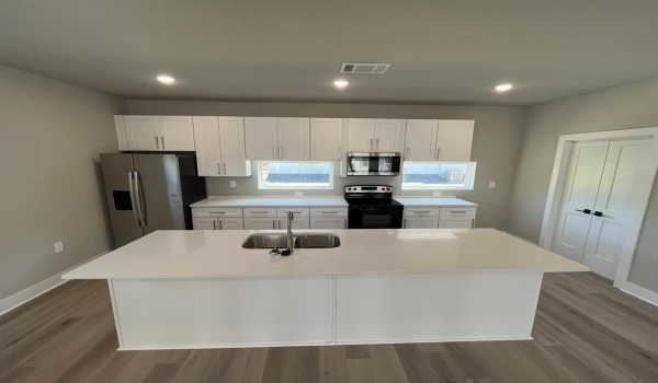 525 W Collins Street, Stephenville, TX 76401, 4 Bedrooms Bedrooms, ,5 BathroomsBathrooms,Residential Lease,For Rent,525 W Collins Street,20576411