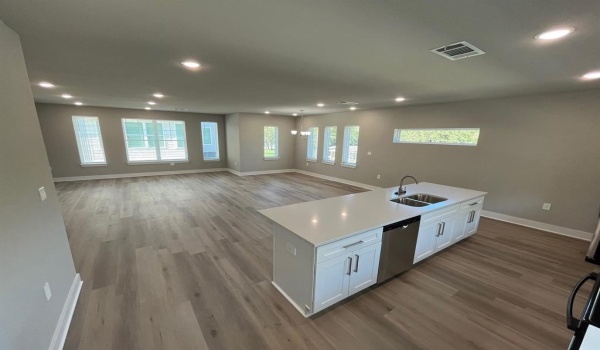 525 W Collins Street, Stephenville, TX 76401, 4 Bedrooms Bedrooms, ,5 BathroomsBathrooms,Residential Lease,For Rent,525 W Collins Street,20576411