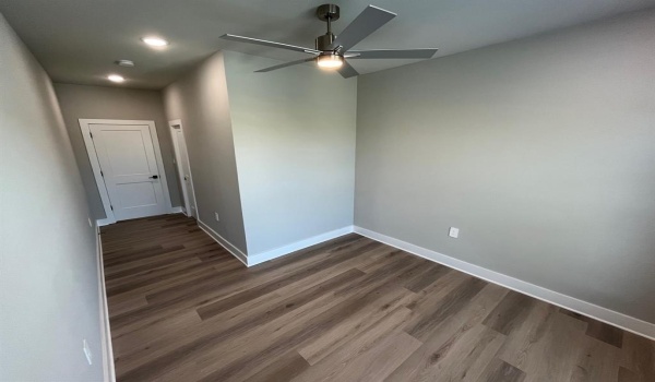525 W Collins Street, Stephenville, TX 76401, 4 Bedrooms Bedrooms, ,5 BathroomsBathrooms,Residential Lease,For Rent,525 W Collins Street,20576411