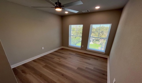 525 W Collins Street, Stephenville, TX 76401, 4 Bedrooms Bedrooms, ,5 BathroomsBathrooms,Residential Lease,For Rent,525 W Collins Street,20576411