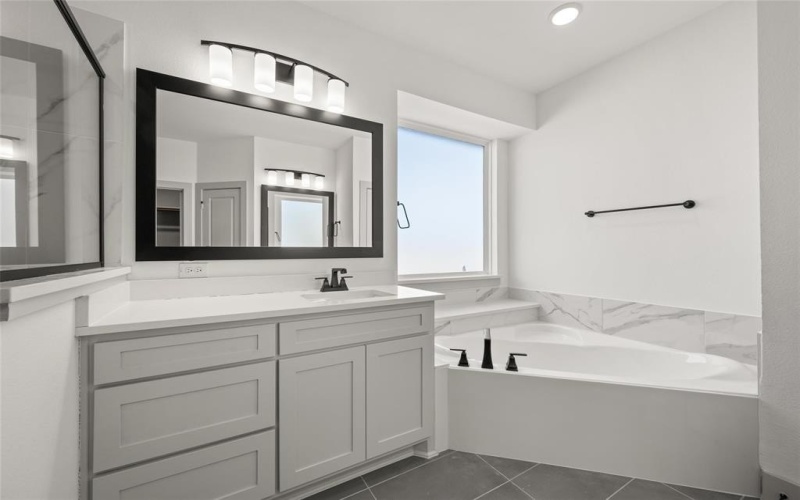 212 Tradd Street, Glenn Heights, TX 75154, 5 Habitaciones Habitaciones , ,5 BañosBaños,Residential,En Venta,212 Tradd Street,20634313
