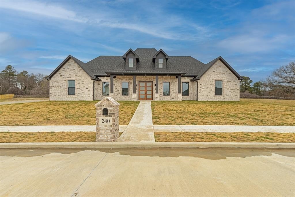 240 White-N-Gail Lane, Bullard, TX 75757, 4 Bedrooms Bedrooms, ,3 BathroomsBathrooms,Residential,For Sale,240 White-N-Gail Lane,20580746