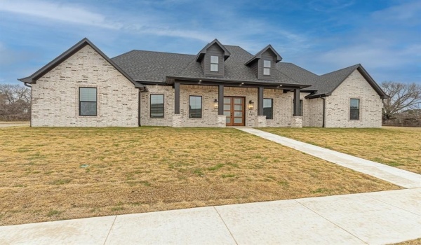240 White-N-Gail Lane, Bullard, TX 75757, 4 Bedrooms Bedrooms, ,3 BathroomsBathrooms,Residential,For Sale,240 White-N-Gail Lane,20580746