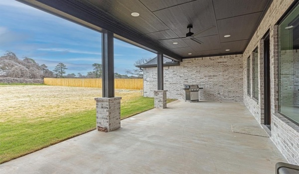 240 White-N-Gail Lane, Bullard, TX 75757, 4 Bedrooms Bedrooms, ,3 BathroomsBathrooms,Residential,For Sale,240 White-N-Gail Lane,20580746