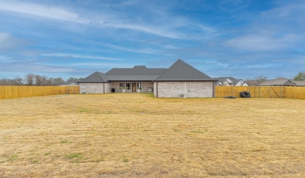 240 White-N-Gail Lane, Bullard, TX 75757, 4 Bedrooms Bedrooms, ,3 BathroomsBathrooms,Residential,For Sale,240 White-N-Gail Lane,20580746