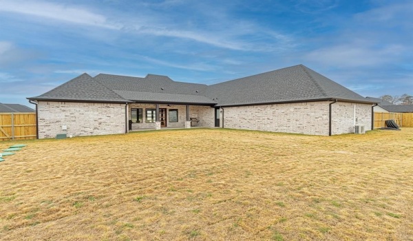 240 White-N-Gail Lane, Bullard, TX 75757, 4 Bedrooms Bedrooms, ,3 BathroomsBathrooms,Residential,For Sale,240 White-N-Gail Lane,20580746