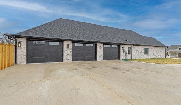 240 White-N-Gail Lane, Bullard, TX 75757, 4 Bedrooms Bedrooms, ,3 BathroomsBathrooms,Residential,For Sale,240 White-N-Gail Lane,20580746
