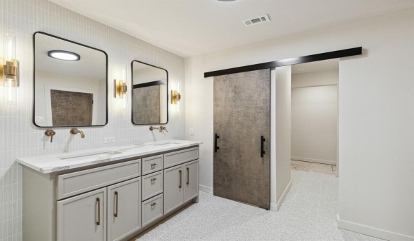 5200 Byers Avenue, Fort Worth, TX 76107, 4 Bedrooms Bedrooms, ,3 BathroomsBathrooms,Residential,For Sale,5200 Byers Avenue,20581079