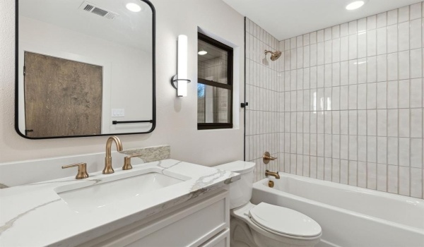 5200 Byers Avenue, Fort Worth, TX 76107, 4 Bedrooms Bedrooms, ,3 BathroomsBathrooms,Residential,For Sale,5200 Byers Avenue,20581079