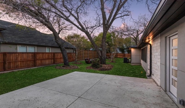 5200 Byers Avenue, Fort Worth, TX 76107, 4 Bedrooms Bedrooms, ,3 BathroomsBathrooms,Residential,For Sale,5200 Byers Avenue,20581079