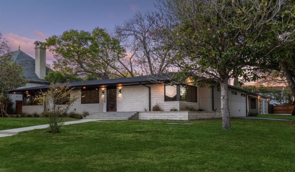5200 Byers Avenue, Fort Worth, TX 76107, 4 Bedrooms Bedrooms, ,3 BathroomsBathrooms,Residential,For Sale,5200 Byers Avenue,20581079
