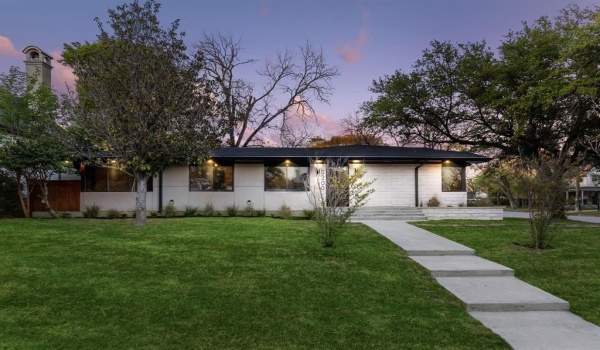 5200 Byers Avenue, Fort Worth, TX 76107, 4 Bedrooms Bedrooms, ,3 BathroomsBathrooms,Residential,For Sale,5200 Byers Avenue,20581079