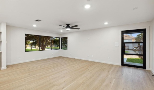 5200 Byers Avenue, Fort Worth, TX 76107, 4 Bedrooms Bedrooms, ,3 BathroomsBathrooms,Residential,For Sale,5200 Byers Avenue,20581079