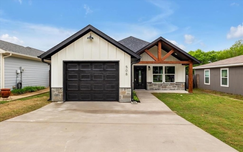 508 N Elliott Street, Sherman, TX 75090, 3 Bedrooms Bedrooms, ,2 BathroomsBathrooms,Residential,For Sale,508 N Elliott Street,20583993