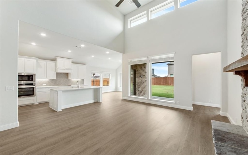 1017 Summer Grove Drive, Midlothian, TX 76065, 4 Habitaciones Habitaciones , ,3 BañosBaños,Residential,En Venta,1017 Summer Grove Drive,20636978