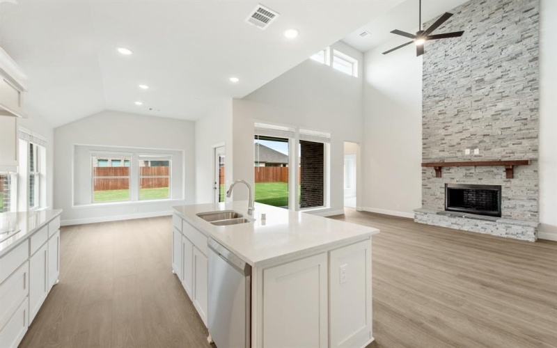 1017 Summer Grove Drive, Midlothian, TX 76065, 4 Habitaciones Habitaciones , ,3 BañosBaños,Residential,En Venta,1017 Summer Grove Drive,20636978