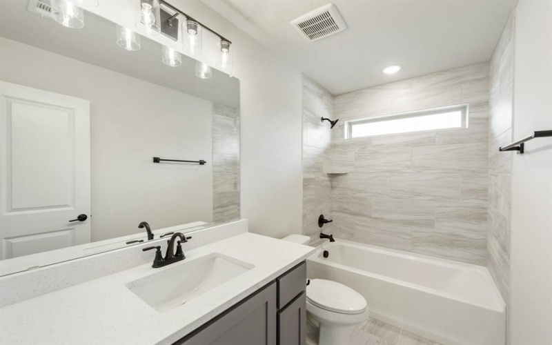 1017 Summer Grove Drive, Midlothian, TX 76065, 4 Habitaciones Habitaciones , ,3 BañosBaños,Residential,En Venta,1017 Summer Grove Drive,20636978