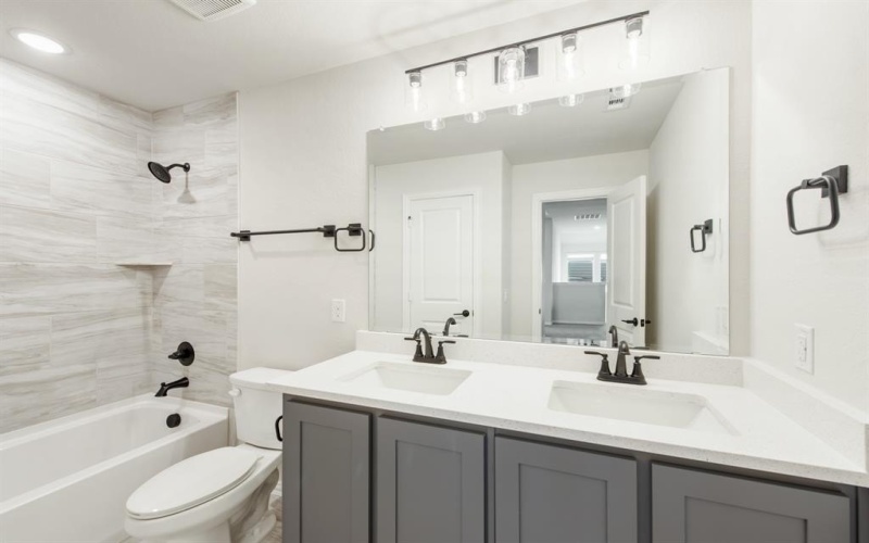 1017 Summer Grove Drive, Midlothian, TX 76065, 4 Habitaciones Habitaciones , ,3 BañosBaños,Residential,En Venta,1017 Summer Grove Drive,20636978
