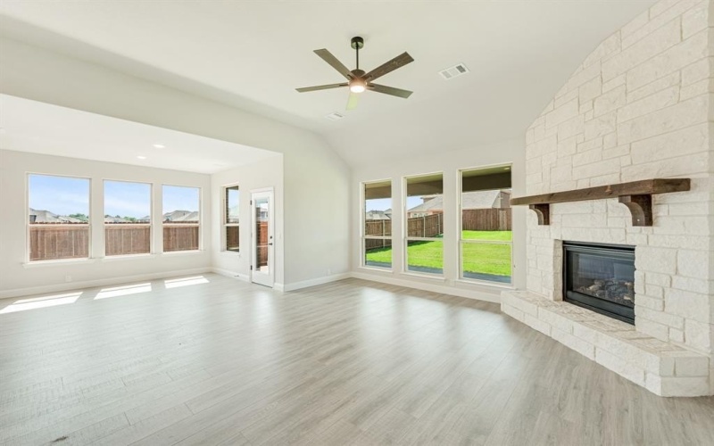 148 Rosewood Drive, Glenn Heights, TX 75154, 4 Habitaciones Habitaciones , ,3 BañosBaños,Residential,En Venta,148 Rosewood Drive,20638178