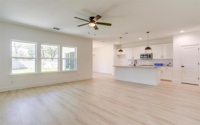 813 Stamps Avenue, Fort Worth, TX 76114, 4 Bedrooms Bedrooms, ,3 BathroomsBathrooms,Residential Lease,For Rent,813 Stamps Avenue,20583712