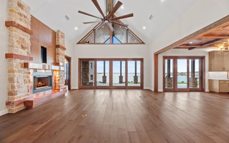 340 Emerald Lane, Corsicana, TX 75109, 6 Bedrooms Bedrooms, ,7 BathroomsBathrooms,Residential,For Sale,340 Emerald Lane,20640355