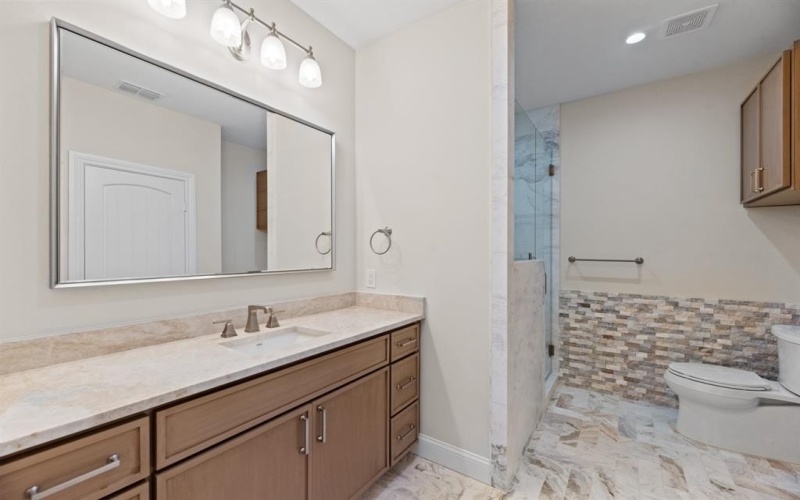 340 Emerald Lane, Corsicana, TX 75109, 6 Bedrooms Bedrooms, ,7 BathroomsBathrooms,Residential,For Sale,340 Emerald Lane,20640355