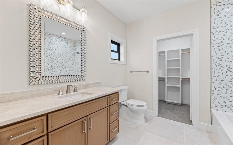 340 Emerald Lane, Corsicana, TX 75109, 6 Bedrooms Bedrooms, ,7 BathroomsBathrooms,Residential,For Sale,340 Emerald Lane,20640355