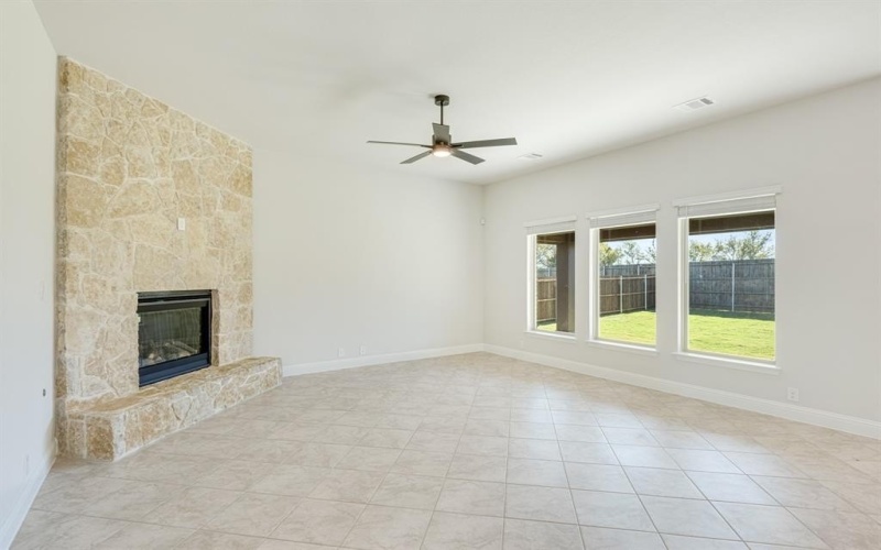 1028 Quincy Drive, Red Oak, TX 75154, 3 Habitaciones Habitaciones , ,2 BañosBaños,Residential,En Venta,1028 Quincy Drive,20584524