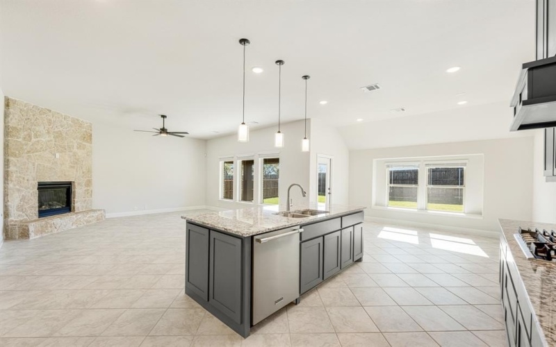 1028 Quincy Drive, Red Oak, TX 75154, 3 Habitaciones Habitaciones , ,2 BañosBaños,Residential,En Venta,1028 Quincy Drive,20584524