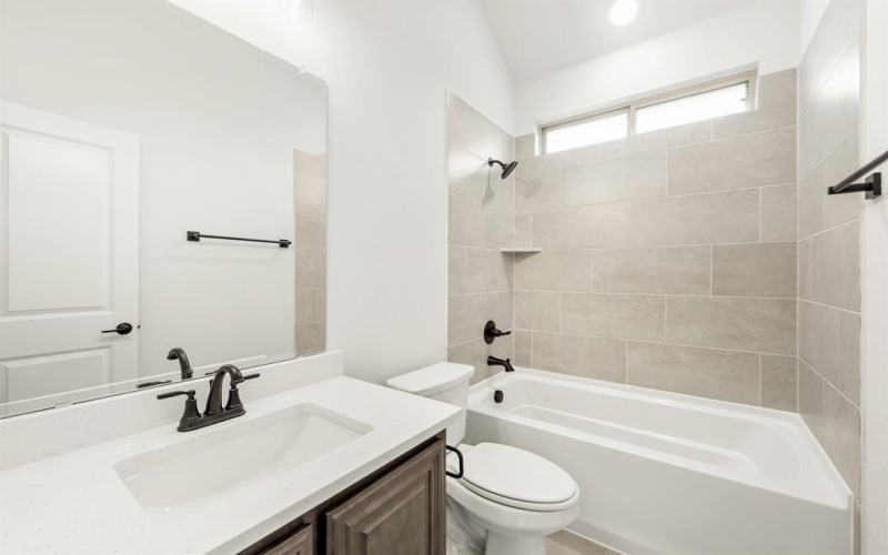 128 Trail Dust Drive, Godley, TX 76044, 5 Habitaciones Habitaciones , ,5 BañosBaños,Residential,En Venta,128 Trail Dust Drive,20584592