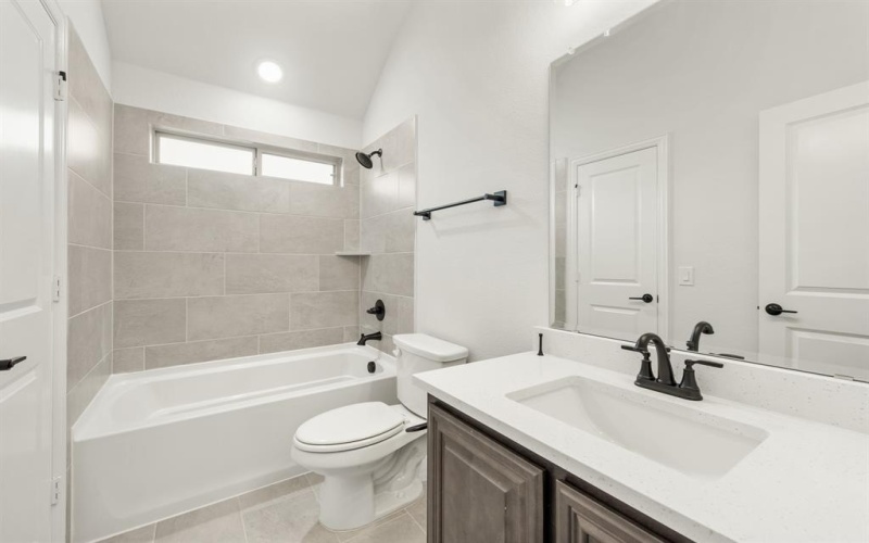 128 Trail Dust Drive, Godley, TX 76044, 5 Habitaciones Habitaciones , ,5 BañosBaños,Residential,En Venta,128 Trail Dust Drive,20584592